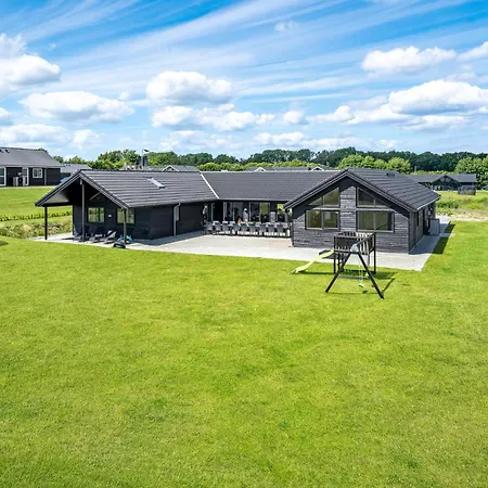 9 Bedroom Beautiful In Sydals Holiday home